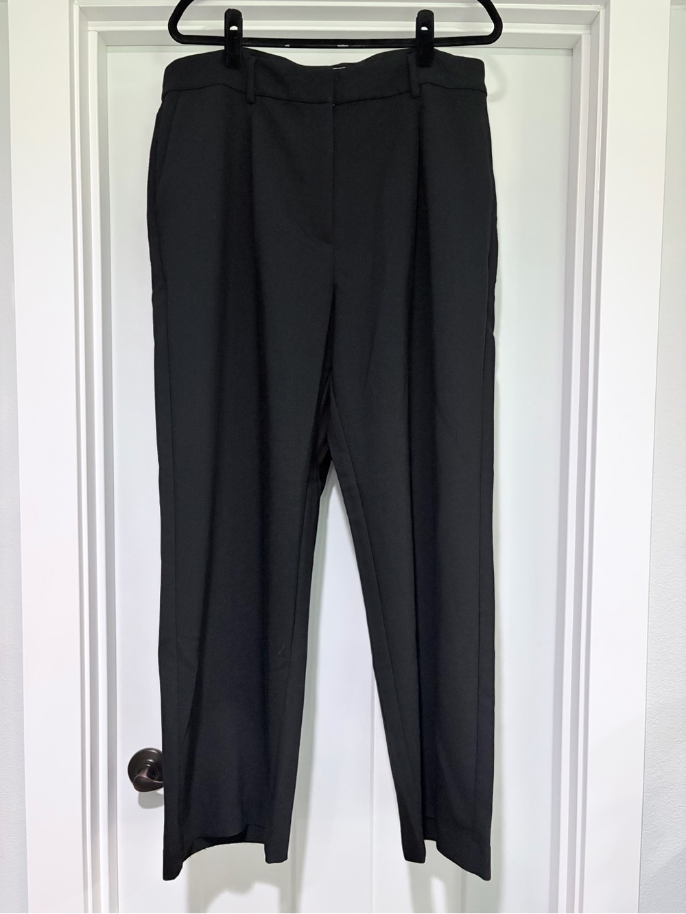 NWOT. Old Navy Black Taylor Wide Leg Trouser w/ Adjustable Waist. Size 16.